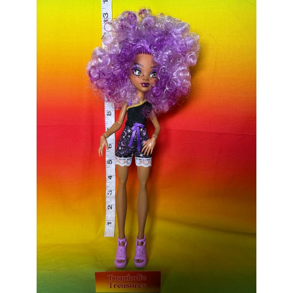 Monster High Buried Secrets Clawdeen Wolf Doll